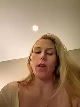 MmadiMonroe from StripChat is Freechat