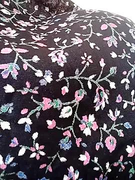 Mohni_love from StripChat is Freechat