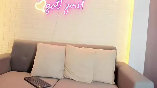Molly-sweetgh from StripChat is Freechat