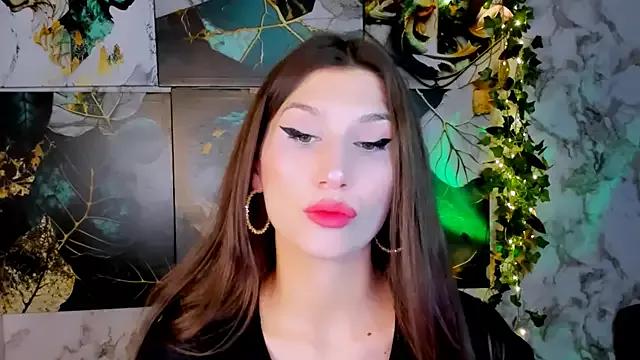 Mollyinyourmind from StripChat is Freechat