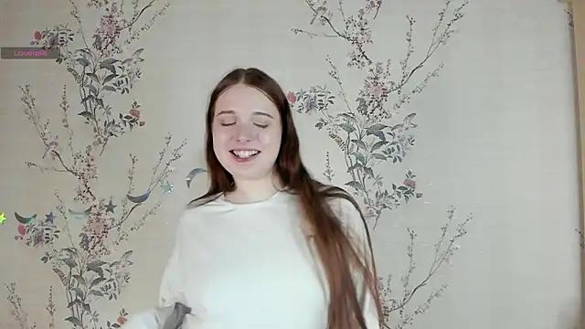 MonaAston from StripChat is Freechat