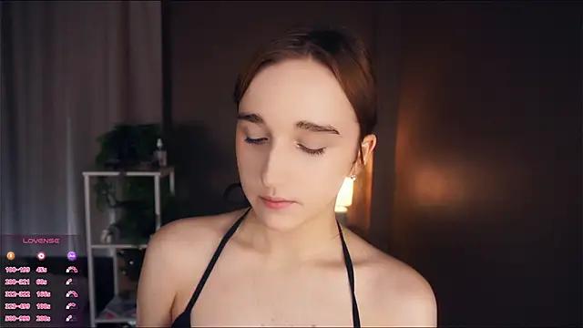 MonaFaro from StripChat is Freechat