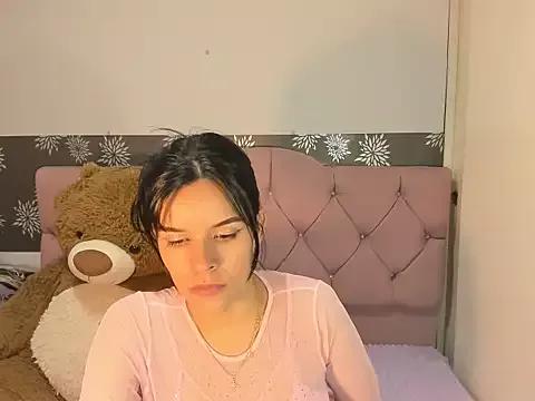 MonicaChaneL from StripChat is Freechat