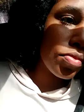 MoniqueMulberry from StripChat is Freechat