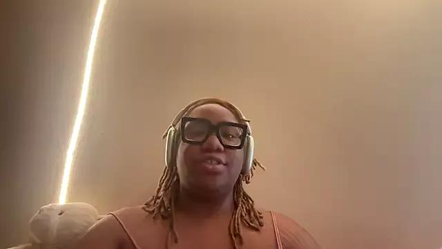 moonlit_softgirl from StripChat is Freechat
