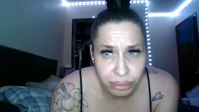 MsMoore from StripChat is Freechat