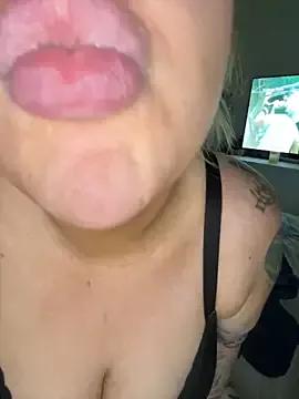 MysteriousMylaX from StripChat is Freechat