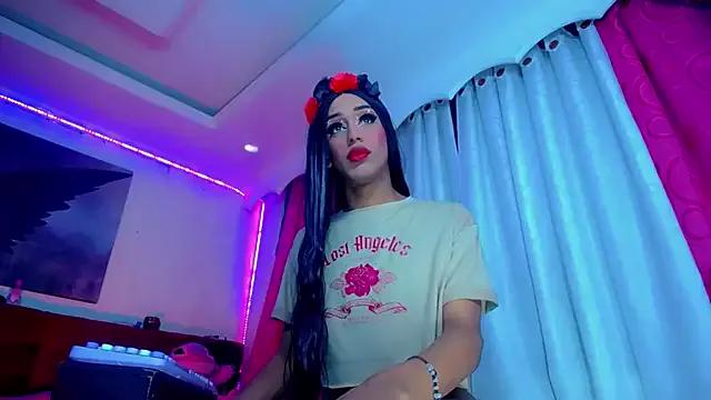 NahomiCamper from StripChat is Freechat