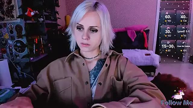 NaniMoore from StripChat is Freechat