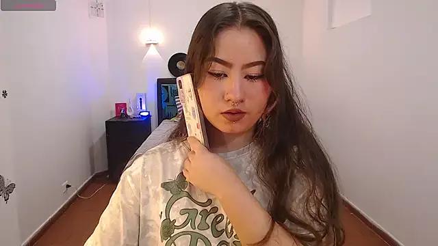 naomii_san from StripChat is Freechat