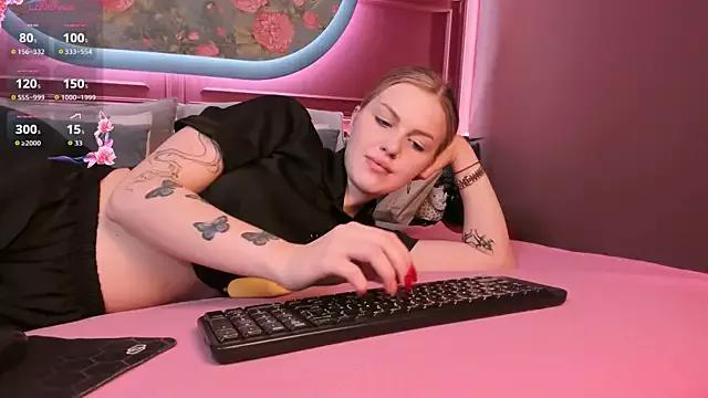NaomiSol from StripChat is Freechat