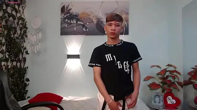 nathanclay from StripChat is Freechat