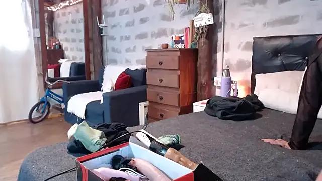 nenamalanenamala from StripChat is Freechat