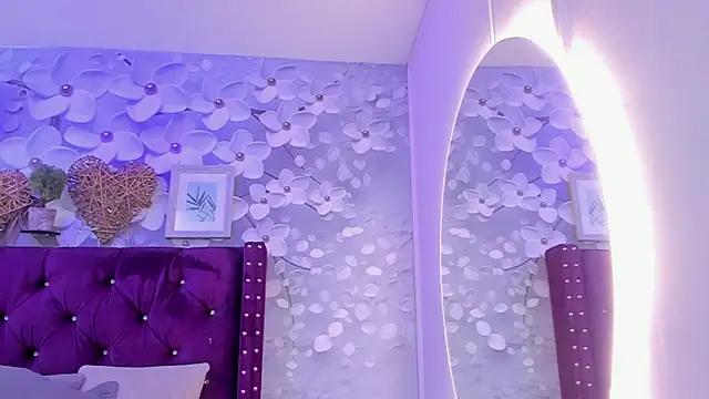 nicol_ruiiz from StripChat is Freechat
