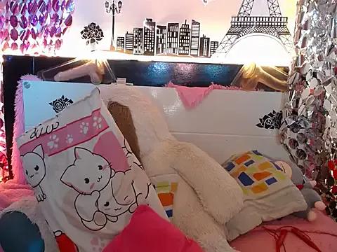 Nicol_V from StripChat is Freechat