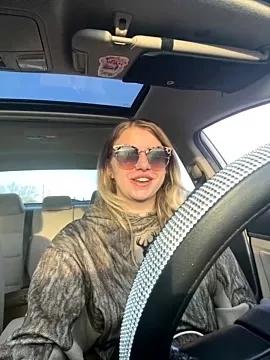 nicolesugarr from StripChat is Freechat