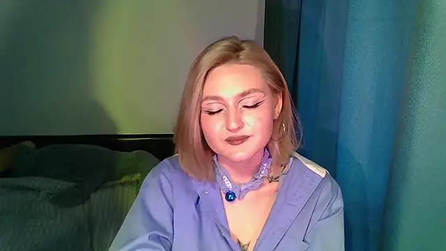 Nicolette__Green from StripChat is Freechat
