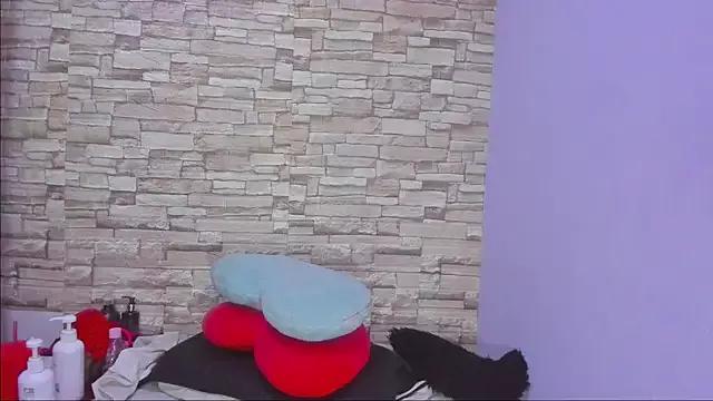 nicollee18 from StripChat is Freechat