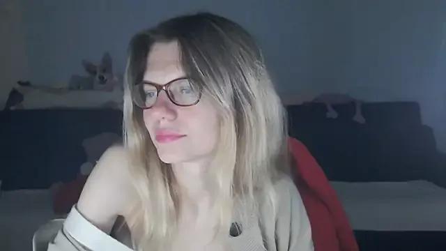 night_is_dark from StripChat is Freechat