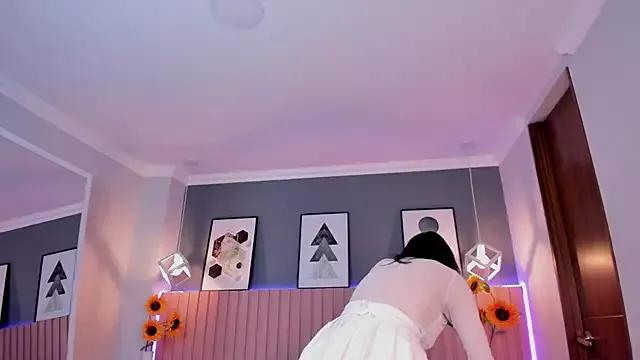 Nina_Ford from StripChat is Freechat