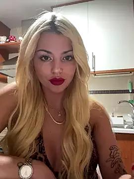 Noeliagglow from StripChat is Freechat