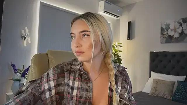 OhMyEmma from StripChat is Freechat