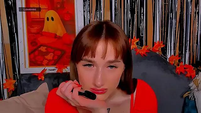Olivia_Grantt from StripChat is Freechat