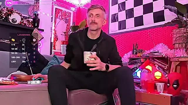 onlystefansUK from StripChat is Freechat