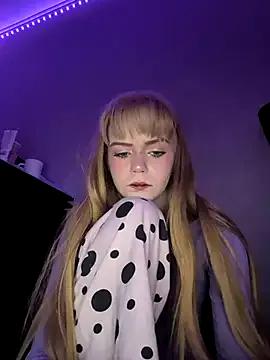 OpheliaMills from StripChat is Freechat