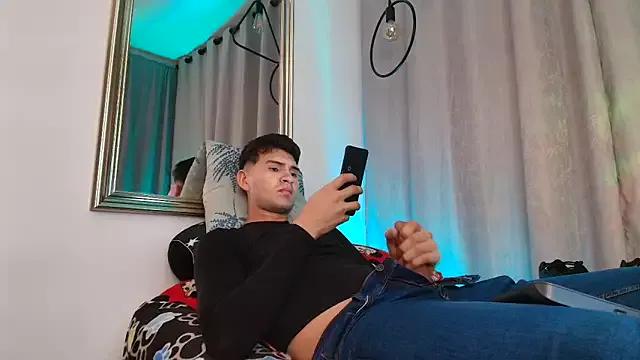 Photos of orlando_yate from StripChat is Freechat