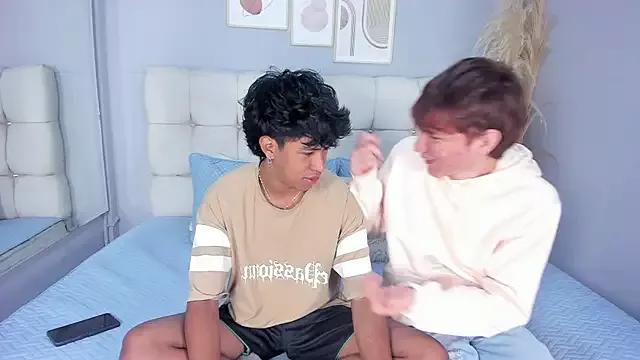 Oscar_and_dani from StripChat is Freechat