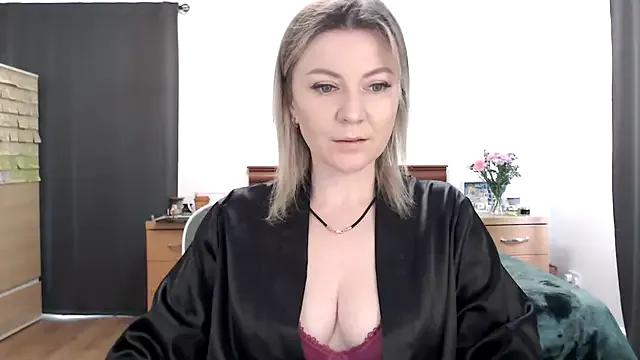 ParadiseAlina from StripChat is Freechat