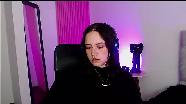 Paris_bby from StripChat is Freechat