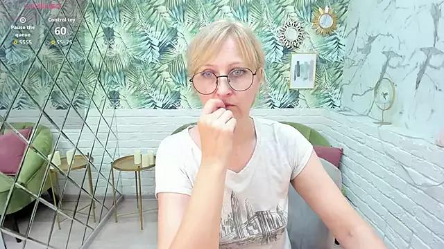 Try the thrill of flirt babes with our cam hosts, featuring unclothed wildness while getting naked and playing with their favored sex toys.