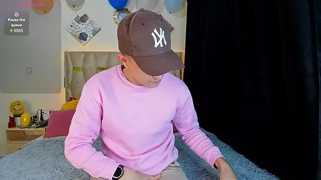 patrick_sanzz from StripChat is Freechat