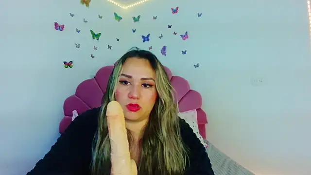 paula_brausin from StripChat is Freechat
