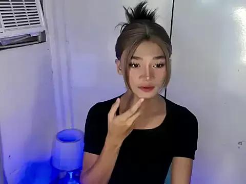 Petite_HugeCock from StripChat is Freechat