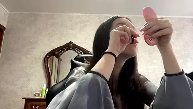 Pikmigirl18 from StripChat is Freechat