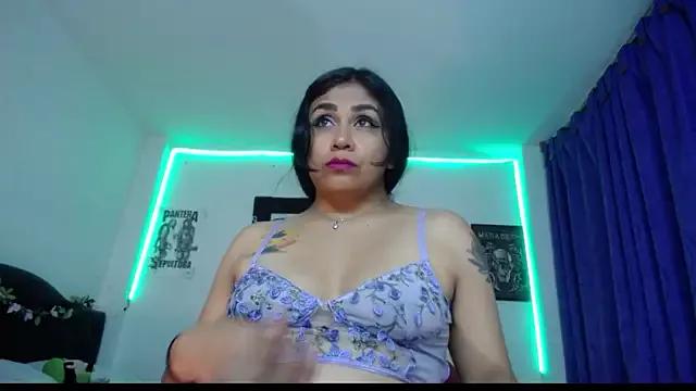 pinky_violeta from StripChat is Freechat