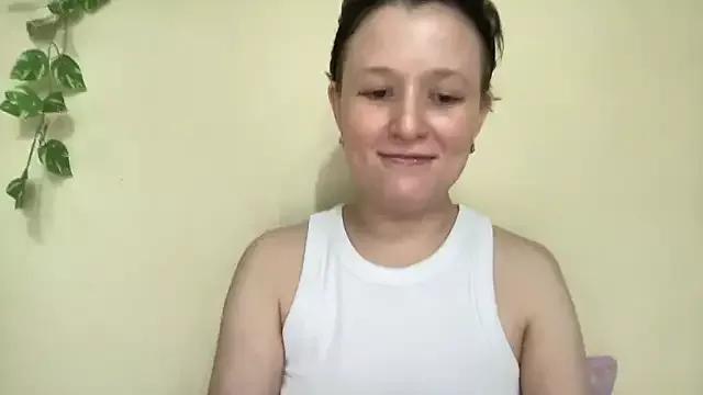 Polinari from StripChat is Freechat