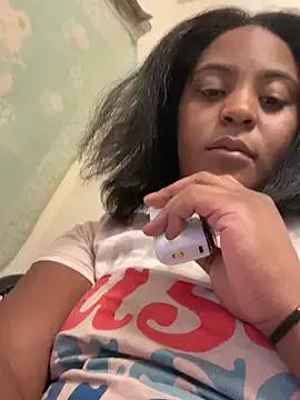 prettlovely14 from StripChat is Freechat