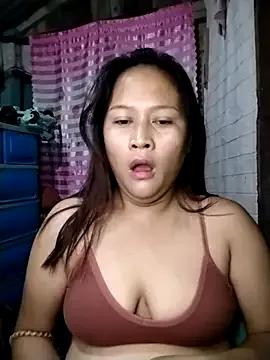 pretty_me092121 from StripChat is Freechat