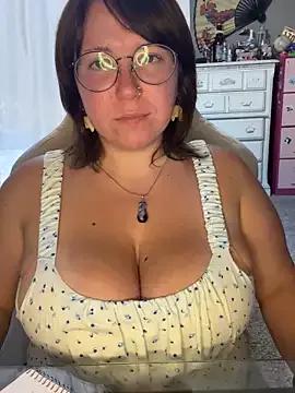 prettyltlekitty from StripChat is Freechat