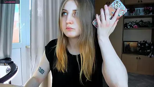 princessaalicc from StripChat is Freechat
