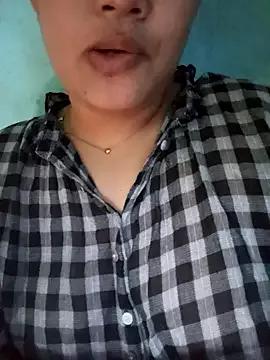 Queen-Rb from StripChat is Freechat