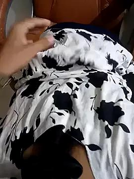 Queen_Oggy from StripChat is Freechat