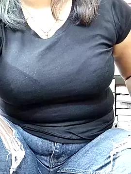 QueenHaryanaa from StripChat is Freechat