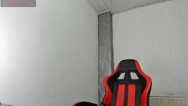 Raven_Rouge_ from StripChat is Freechat