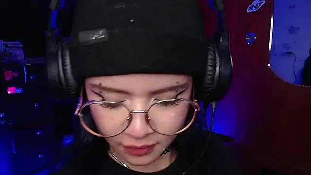 Raventh_ from StripChat is Freechat