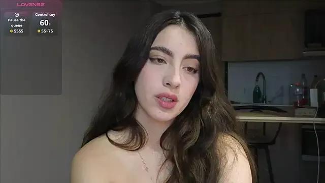 Rebbecawhite_meow from StripChat is Freechat